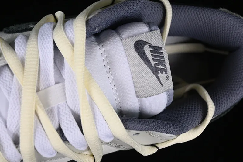 All Categories Nk SB Dunk Series Nk SB Dunk Low Low-top sneakers Nk Dunk Low SE Bubble Jellyfish Gray Island SB strap low-top casual sneakers FJ4188-100